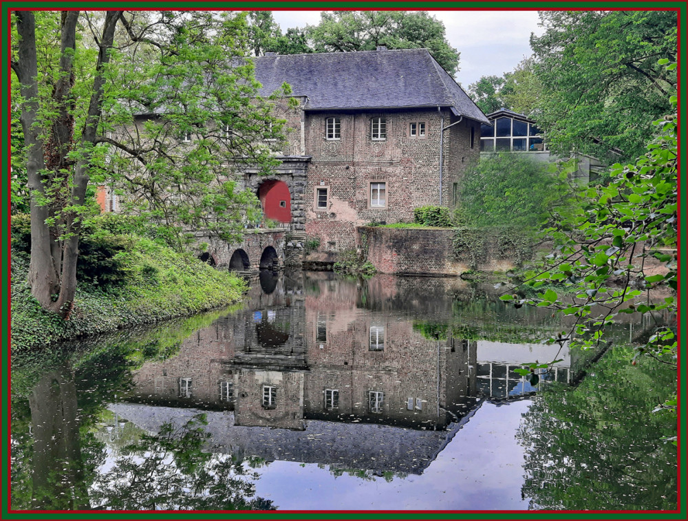 Spiegelung  „Spiegelung Schlossgraben Rheydt“
Elise
Schlüsselwörter: 2026