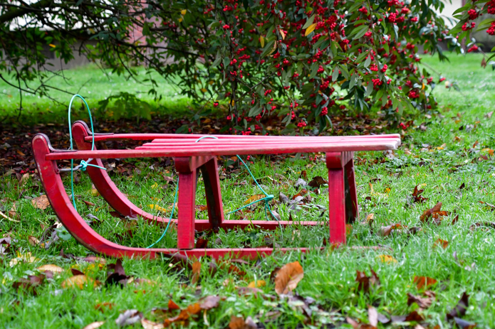 Gegensätze  „Schlitten im Grünen“
Roland
Schlüsselwörter: 2025