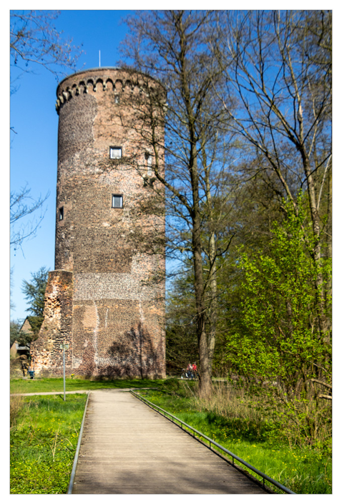 Schlösser, Burgen und Festungen  "Burg Uda"   
Marianne
Schlüsselwörter: 2025