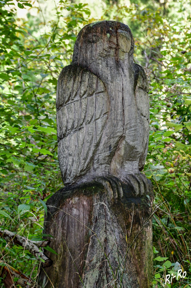 Skulptur
ist ein dreidimensionales Werk der bildenden Kunst, das durch Abtragen von Material wie Holz oder Stein entsteht. (wikipedia)
Schlüsselwörter: 2026