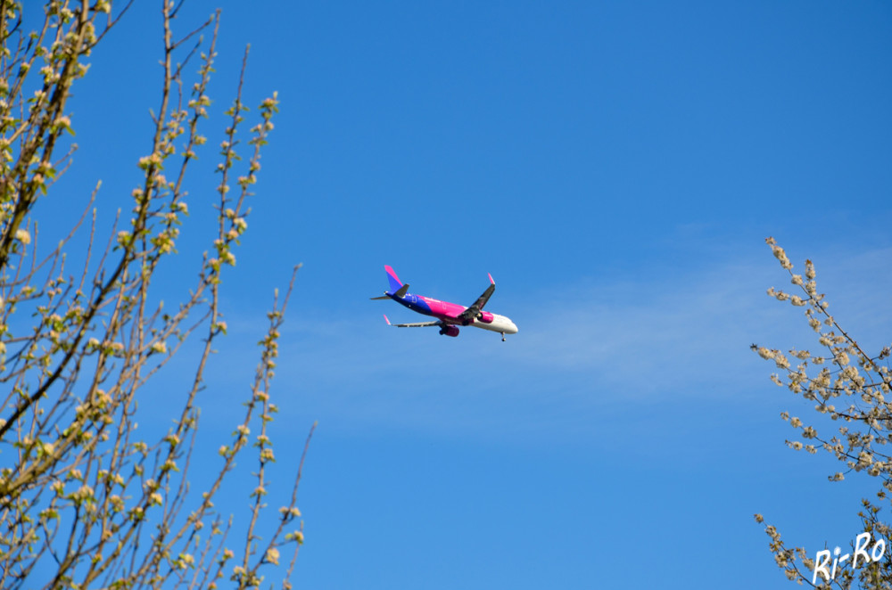 Landeanflug  
Schlüsselwörter: 2025