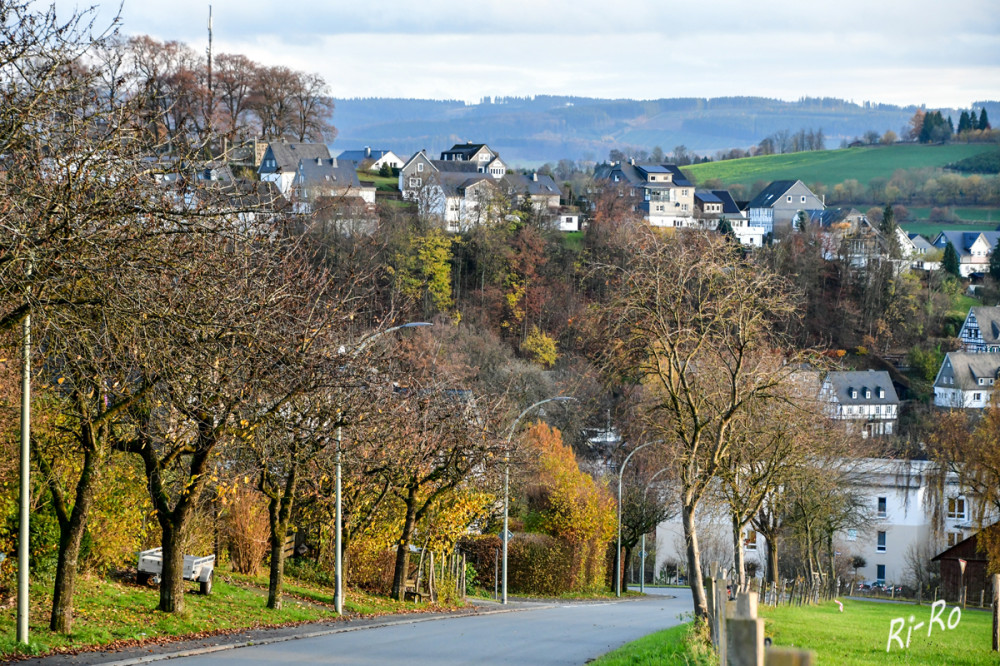 Von Hang zu Hang
Der verspielte Fachwerkort im gesunden Mittelgebirgsklima bietet ideale Voraussetzungen, um ausgiebig in weitläufiger, häufig unberührter Natur zu entspannen. (bad-fredeburg)
Schlüsselwörter: 2025