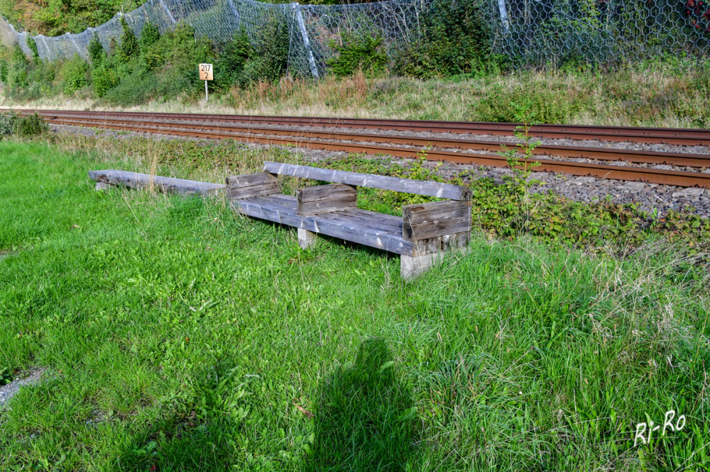 Nicht ganz ungefährlich
ist dieser Rastplatz direkt an der Bahnlinie.
Schlüsselwörter: 2026