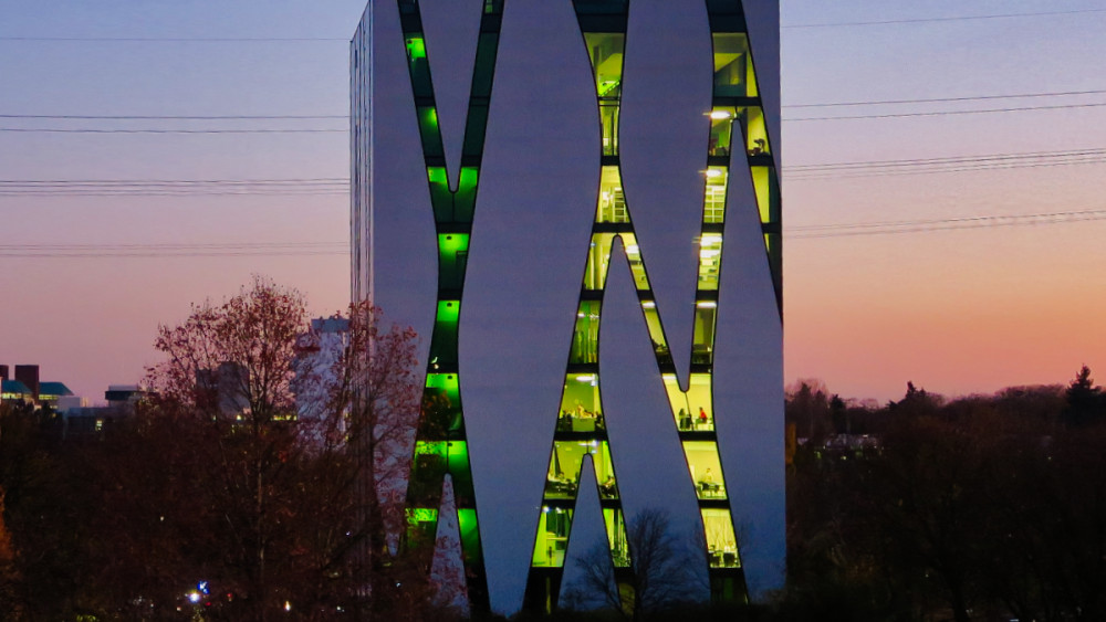 Frei  „Bürohaus“
Verena
Schlüsselwörter: 2025