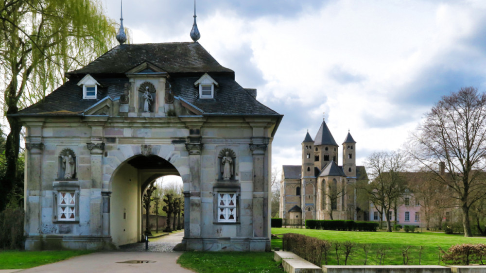 Frei „Basilika Knechtsteden“ 
Verena
Schlüsselwörter: 2026