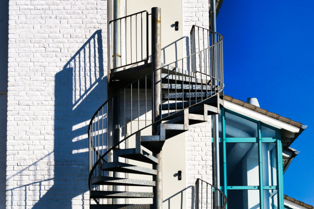 Schatten  „Wendeltreppe“
Verena
Schlüsselwörter: 2026